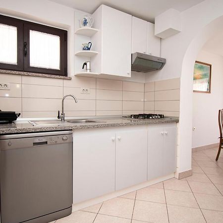 Holiday Apartment 50M From The Beach 프예스차나 우발라 외부 사진
