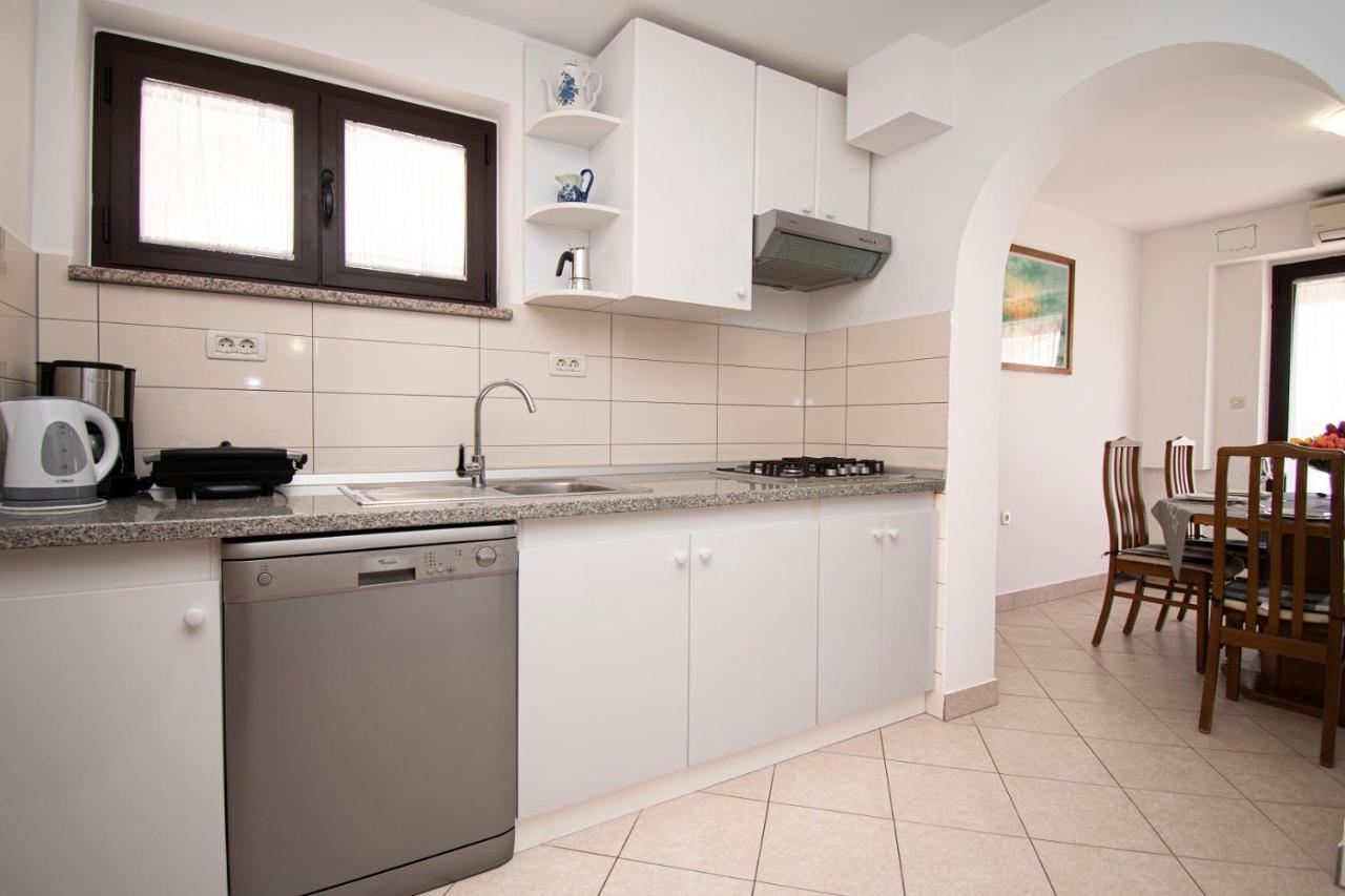 Holiday Apartment 50M From The Beach 프예스차나 우발라 외부 사진