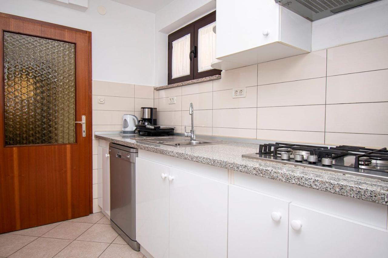 Holiday Apartment 50M From The Beach 프예스차나 우발라 외부 사진