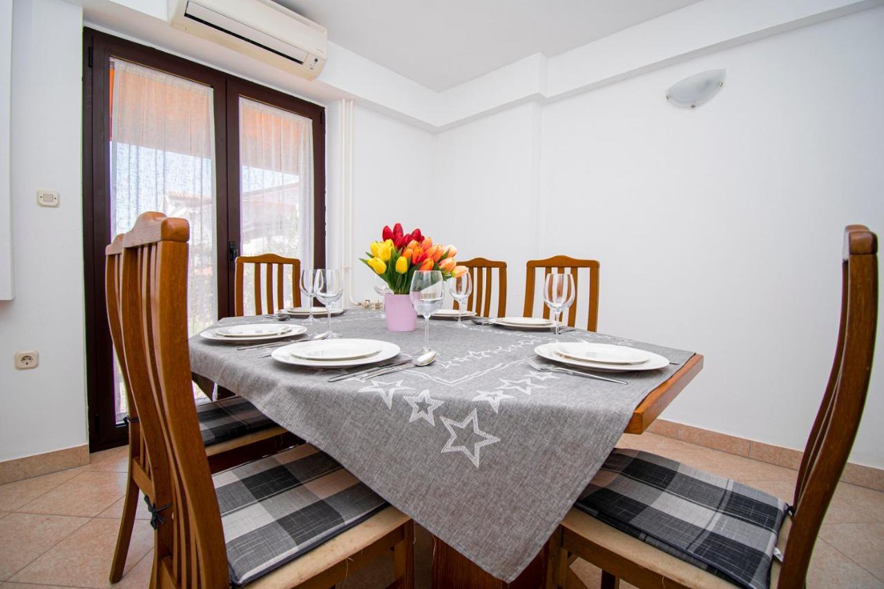 Holiday Apartment 50M From The Beach 프예스차나 우발라 외부 사진